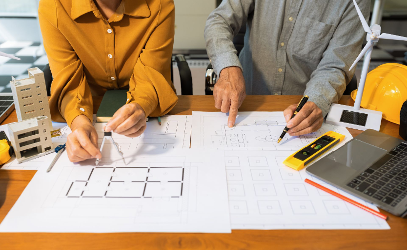 Accompagnement de projet en construction métallique – coordination SteelSolution : SteelSolution accompagne ses clients dans chaque étape de leur projet en construction métallique, depuis la conception jusqu’à la réalisation finale, avec une coordination complète et un suivi technique précis.